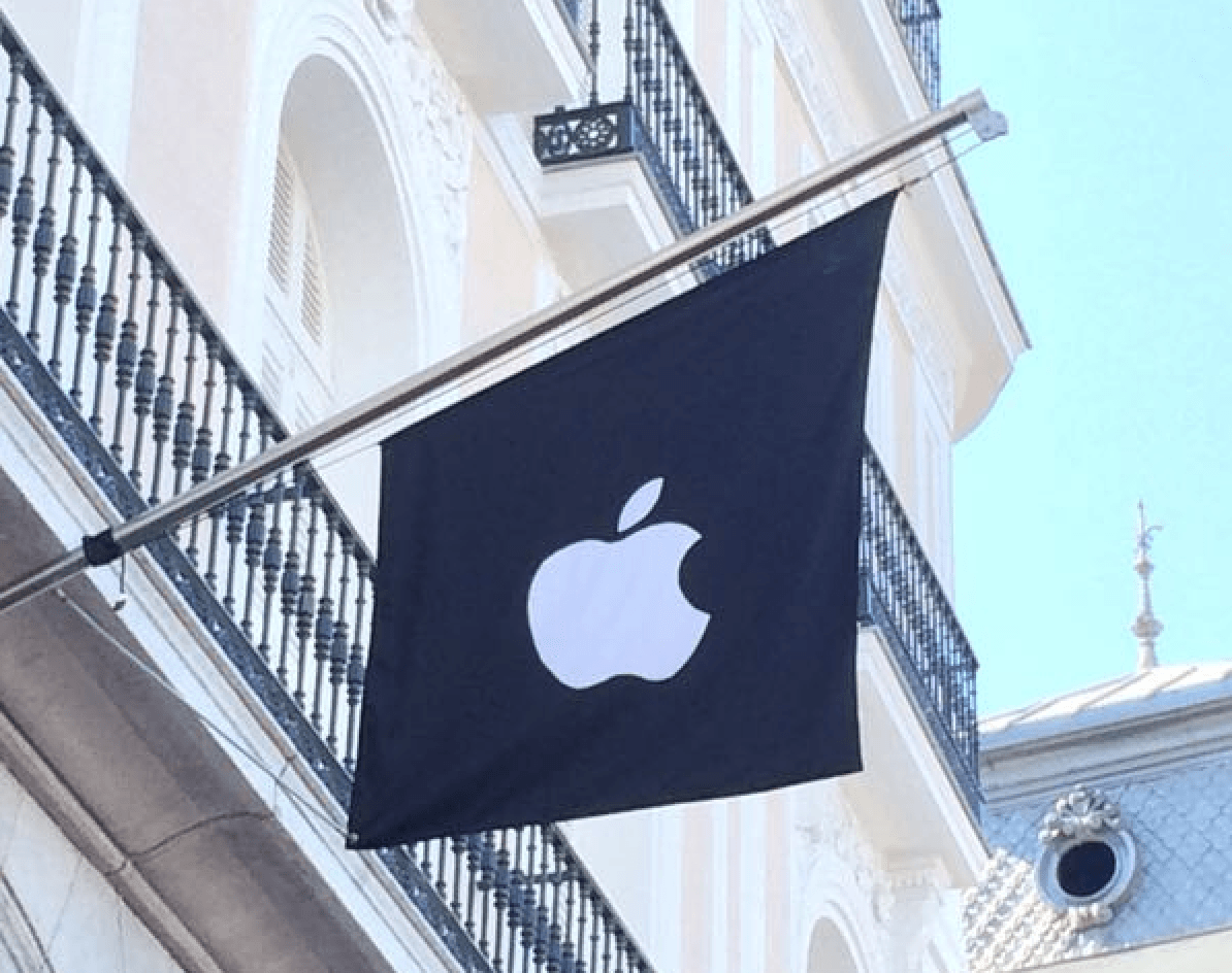 Apple Store Puerta del Sol bandera-apple-store-puerta-del-sol